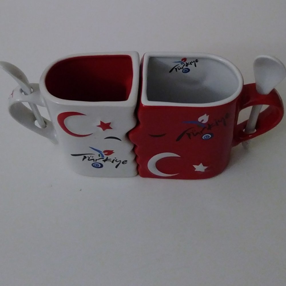 Cute Kissing Coffee Mug  Uniquely Romantic 2 PC. Set with Two Spoons - Picture 8 of 15